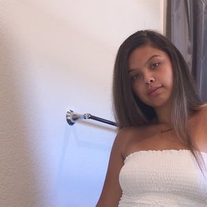 Meet your Posher, Aviana